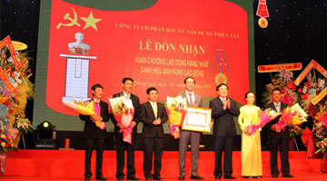 Thiên Tân Group vinh dự đón nhận huân chương lao động hạng nhất