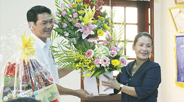 Lãnh đạo tỉnh chúc mừng Thiên Tân Group nhân ngày Doanh nhân Việt Nam 13/10