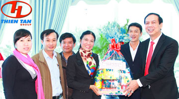 Thiên Tân Group tiếp đón lãnh đạo UBMTTQ tỉnh Quảng Ngãi tới thăm và chúc mừng giáng sinh 2015