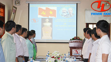 Tổ chức Lễ kết nạp đảng viên mới và Hội nghị kiểm điểm năm 2017