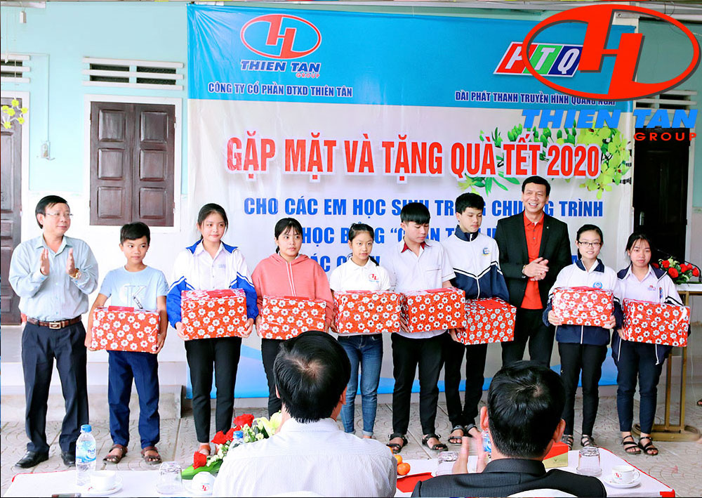 Những hình ảnh tại buổi lễ gặp mặt và tặng quà Tết Chân trời ước mơ 2020