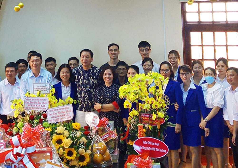 Hình ảnh cán bộ nhân viên Thiên Tân Group gặp mặt cuối năm 2021