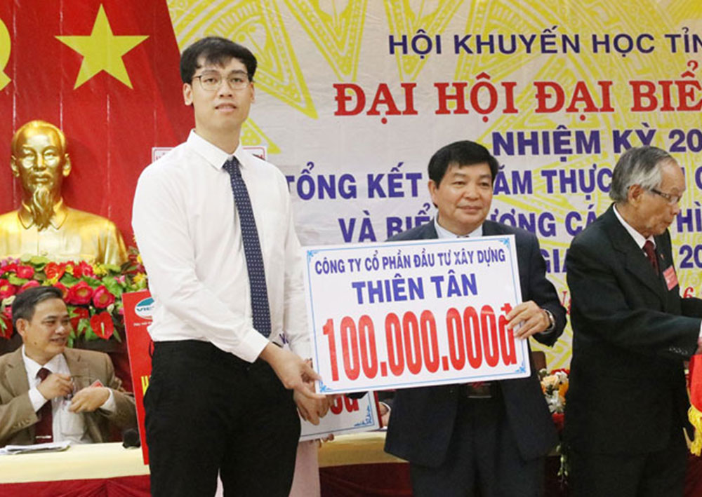 Thiên Tân Group ủng hộ hội khuyến học tỉnh Quảng Ngãi