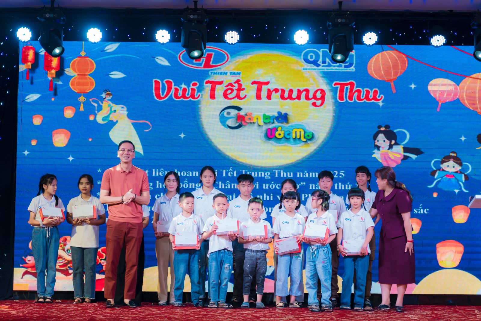 Thiên Tân Group Vui Tết Trung Thu Năm 2025 – Trao Học Bổng “Chân Trời Ước Mơ” Lần Thứ 15, Tặng Quà Trung Thu Cho Các Cháu Cô Nhi Viện Phú Hòa Và Tuyên Dương, Khen Thưởng Các Cháu Con CBNV Có Thành Tích Xuất Sắc Năm Học 2024 – 2025