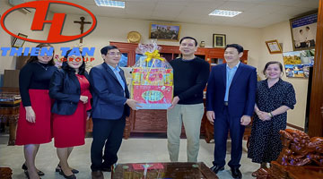 Phó Chủ tịch UBMTTQVN tỉnh Trần Hòa thăm, chúc Tết Thiên Tân Group