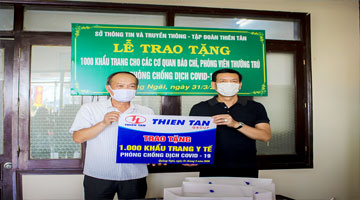 Thiên Tân Group tặng 1.000 khẩu trang kháng khuẩn cho các phóng viên phòng chống Covid – 19