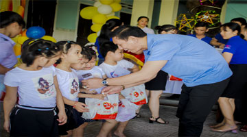 Thiên Tân Group vui Tết Trung thu cùng các cháu thiếu nhi