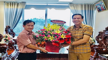 Thiên Tân Group cảm ơn những lẳng hoa và quà từ các tổ chức, doanh nghiệp nhân ngày "Doanh Nhân Việt Nam"